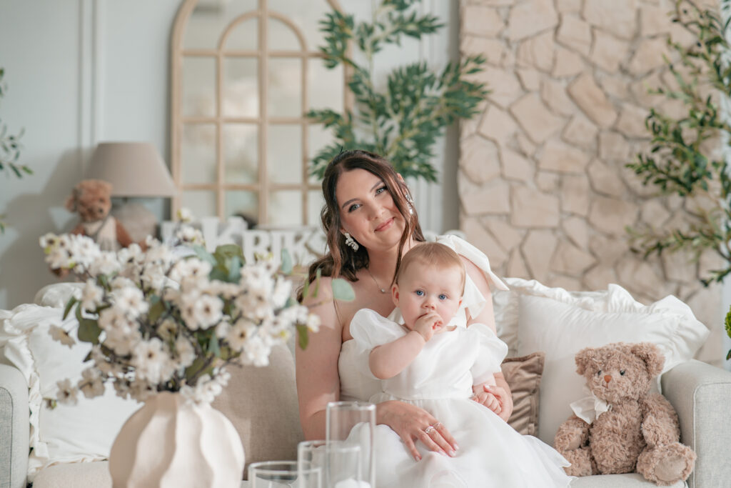 krikstynos, fotografas, fotografavimas, vaikai, baznycia, seima, pora, krikstas, krikstynu fotografavimas, krikstynu fotosesija, krikstynos studijoje, krikstynu fotografas